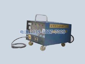 山東菏澤糠醛廠王總與我公司共同研制一款GQ-380型智能廢水蒸發(fā)器清理機(jī)，疏通機(jī)